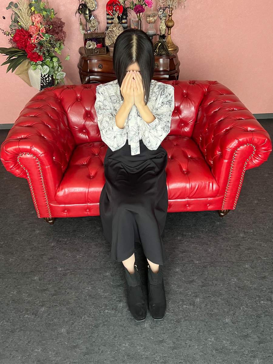 👧🏻【一花ちゃん】お顔は隠しておりますが保険会社の美人外交員!