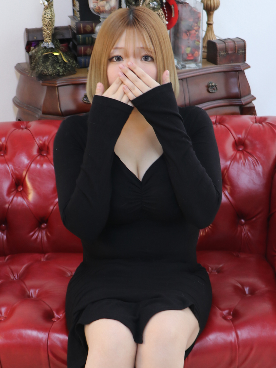 👧🏻【めいちゃん】完全業界未経験♡金髪ショート×美乳Fカップ 保育士を目指す現役専門学生です！